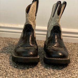 Ariat fatbaby ladies boots. Black and off white